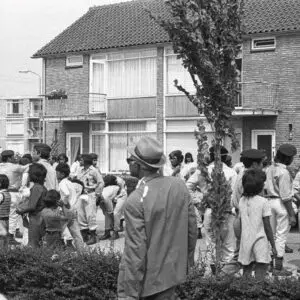 FPP 0114. Aankomst In Elst Voor Een Korte Pauze. 17 Juli 1972 900x900 1 300x300